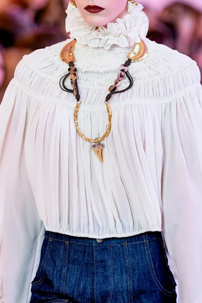 Look 97